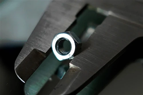 Metalltillverkningsföretag uppgraderar produktionen med 30 000 W höghastighetsfiberlaserskärmaskin-